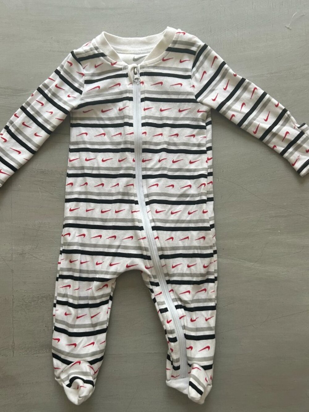Nike Baby Boy All-Over Nike Swoosh Print Full-Zip Footed Coverall Size 3 months - Picture 10 of 10